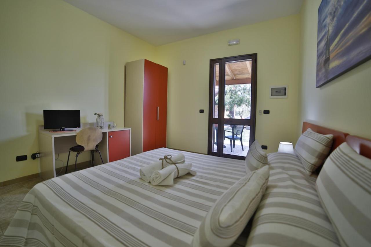 B&B La Casa Di Attilio Порто-Чезарео Экстерьер фото