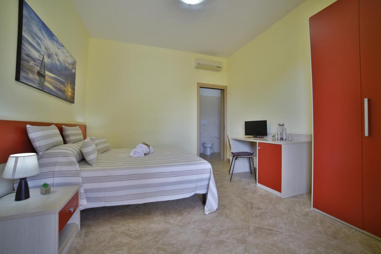 B&B La Casa Di Attilio Порто-Чезарео Экстерьер фото
